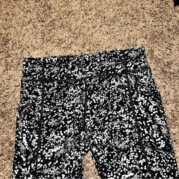 Lululemon Tight Stuff Tight II Size 8 - Picture 5 of 9